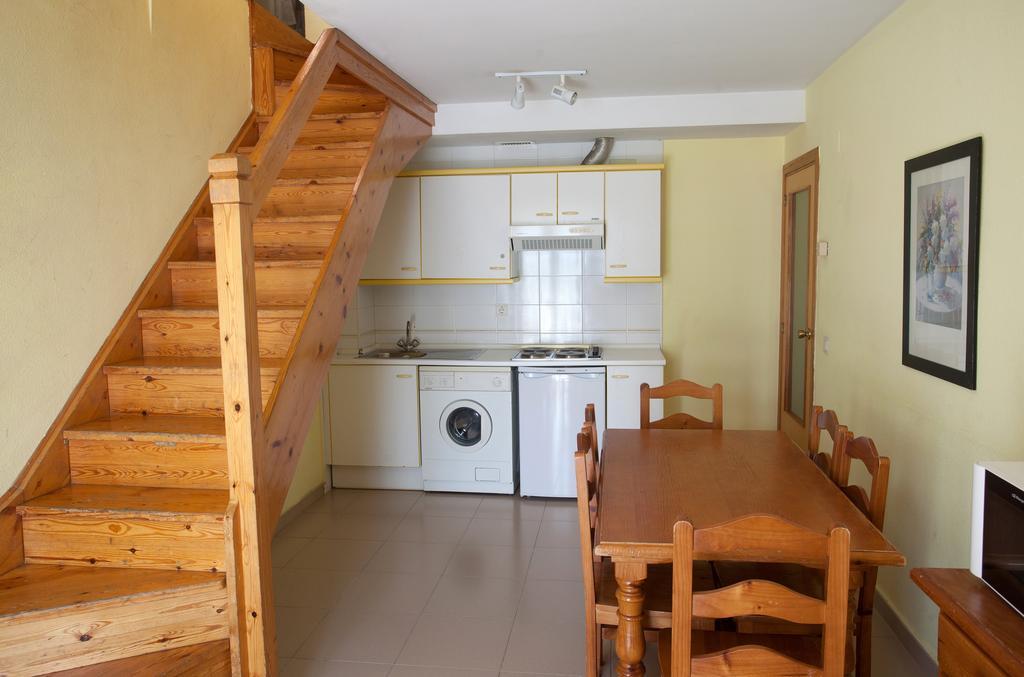 Apartamentos Cambras ฮากา ภายนอก รูปภาพ